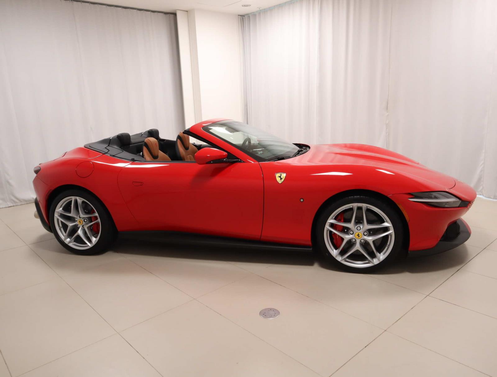 2025 Ferrari Roma Spider photo 9