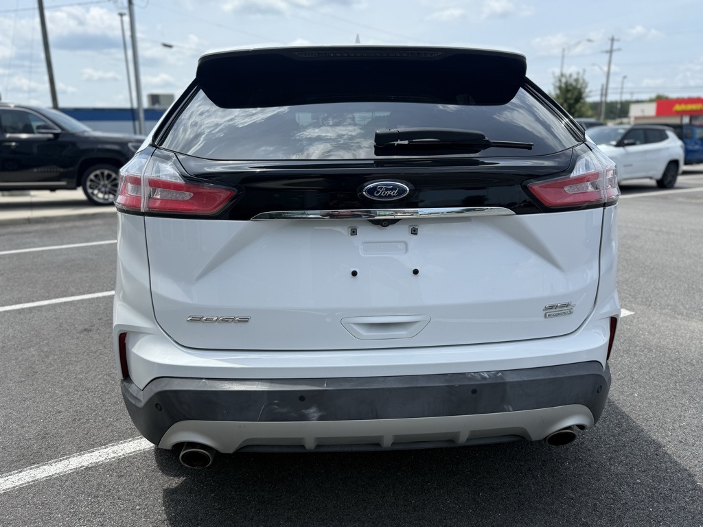 2020 Ford Edge SEL photo 4