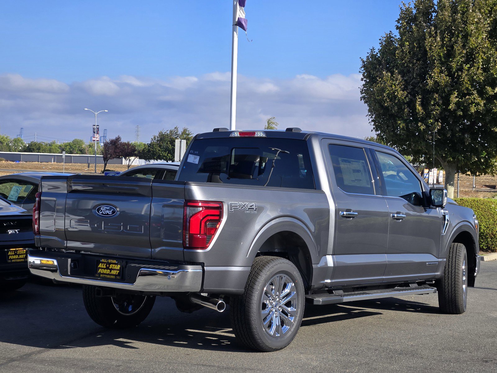 2025 Ford F-150 Lariat photo 3