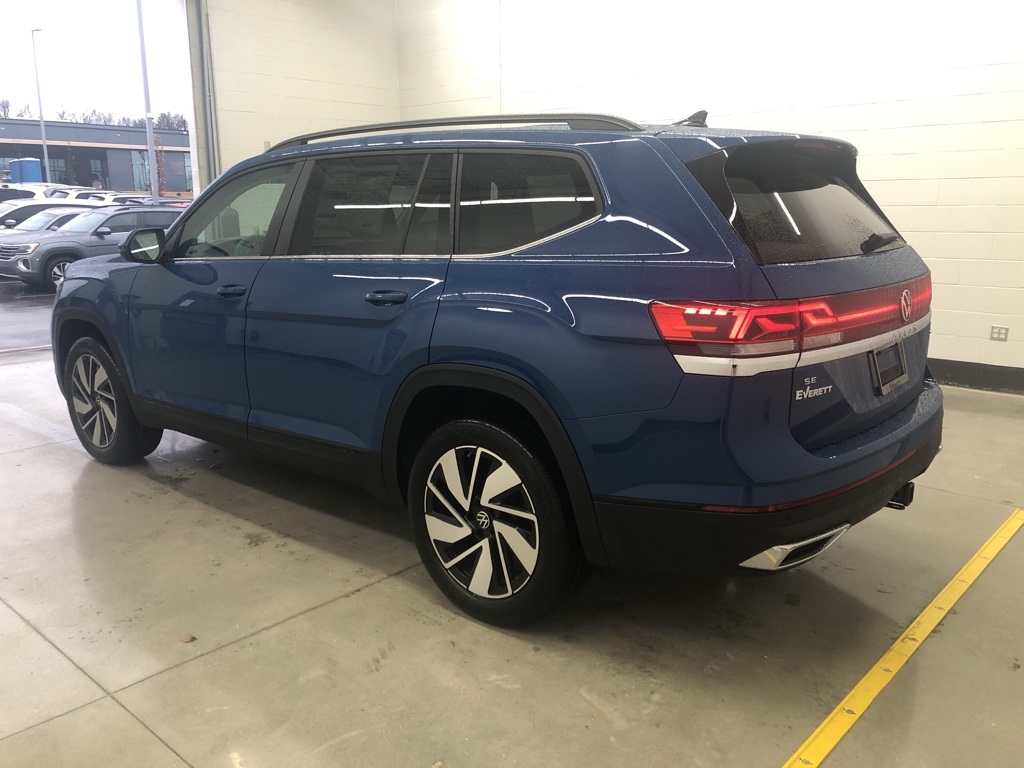 2025 Volkswagen Atlas SE Technology photo 2