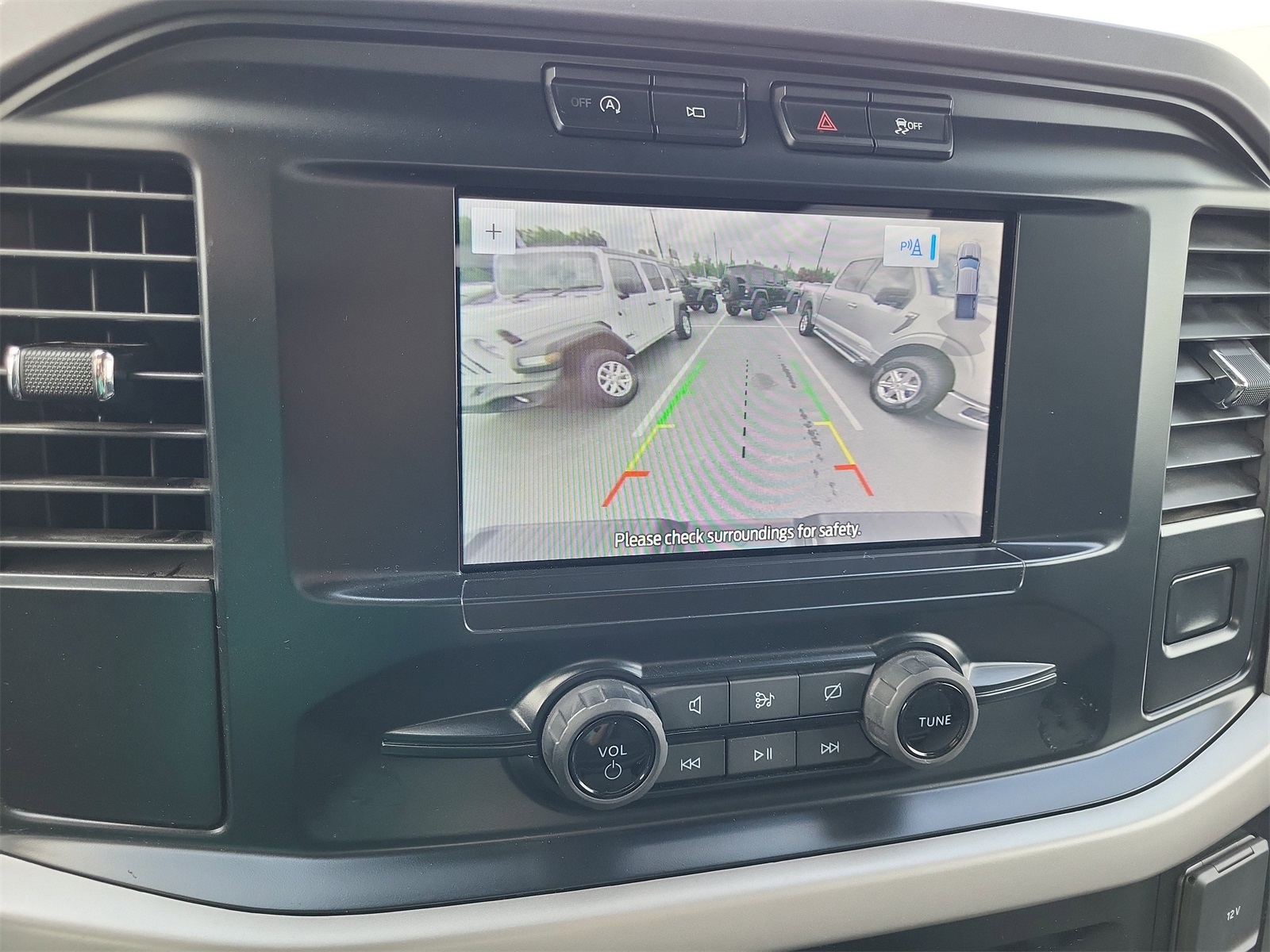 2023 Ford F-150 XLT photo 17