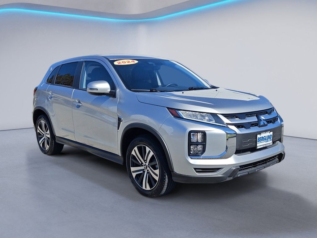2024 Mitsubishi Outlander Sport ES photo 2
