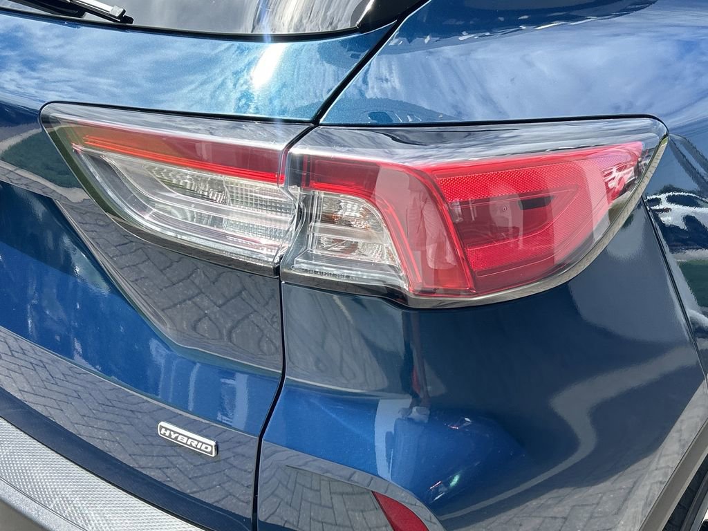 2020 Ford Escape Titanium Hybrid photo 9