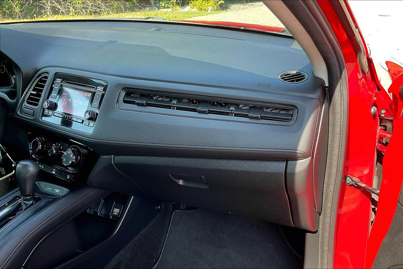 2016 Honda HR-V LX photo 13