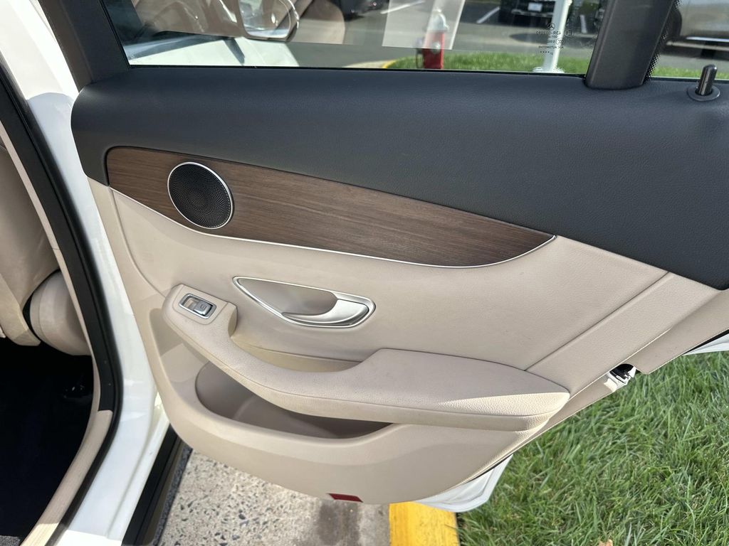 2022 Mercedes Benz GLC 300 4MATIC photo 22