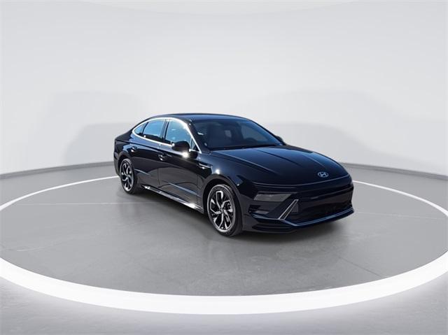 2025 Hyundai Sonata SEL photo 2