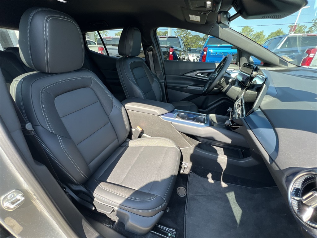 2024 Chevrolet Equinox EV 1LT photo 34