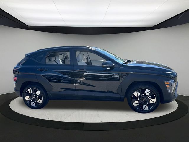 2024 Hyundai Kona SEL photo 3