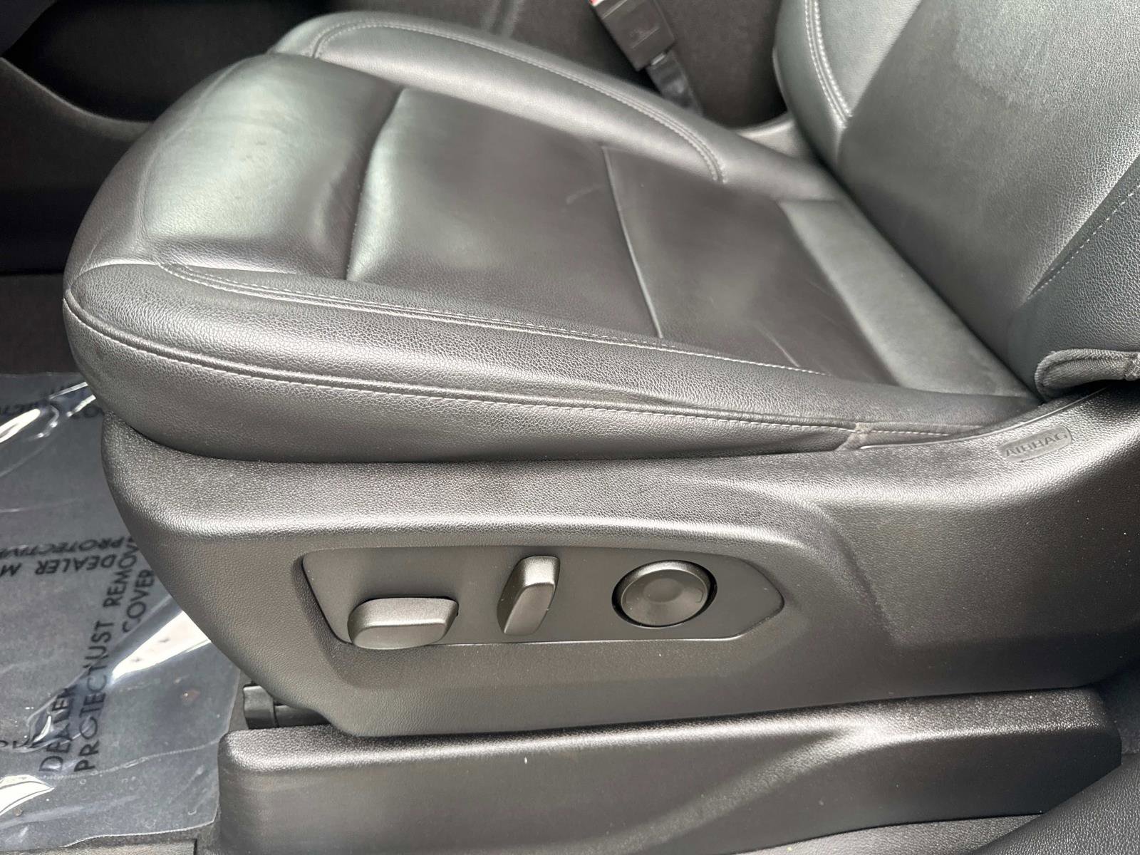 Used 2022 Summit White Chevrolet LT image 17