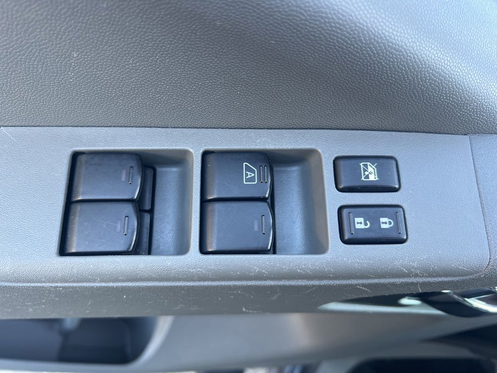2021 Nissan Frontier Crew Cab photo 41