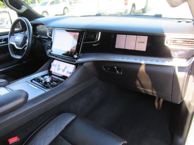 2022 Jeep Grand Wagoneer III photo 10