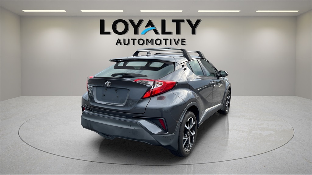 2018 Toyota C-HR XLE photo 3