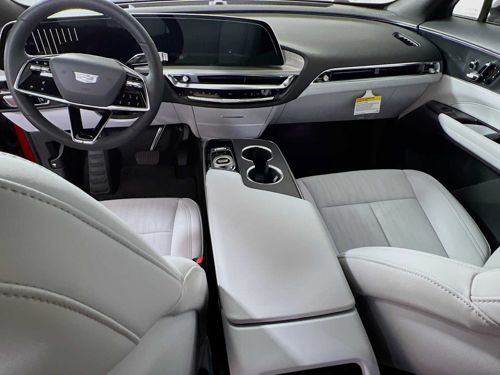 2025 Cadillac Lyriq Sport photo 3