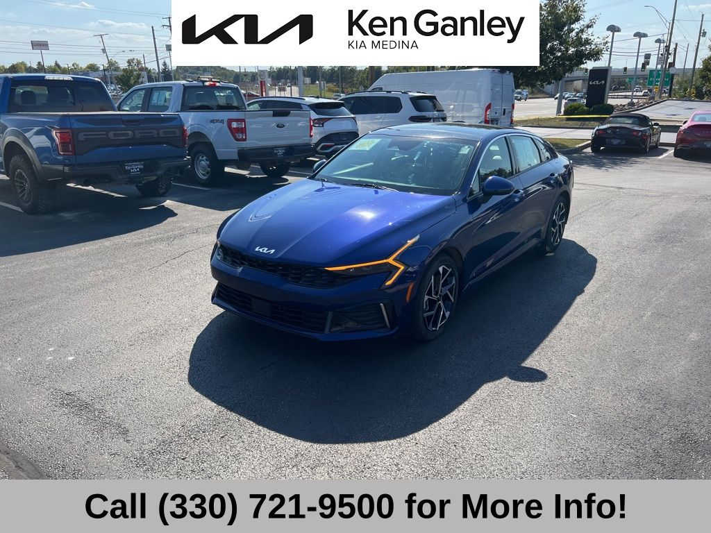 2025 Kia K5 EX photo 3