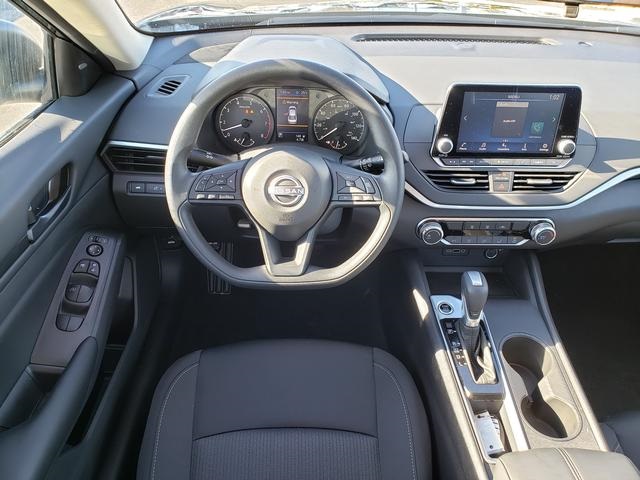 2025 Nissan Altima S photo 13