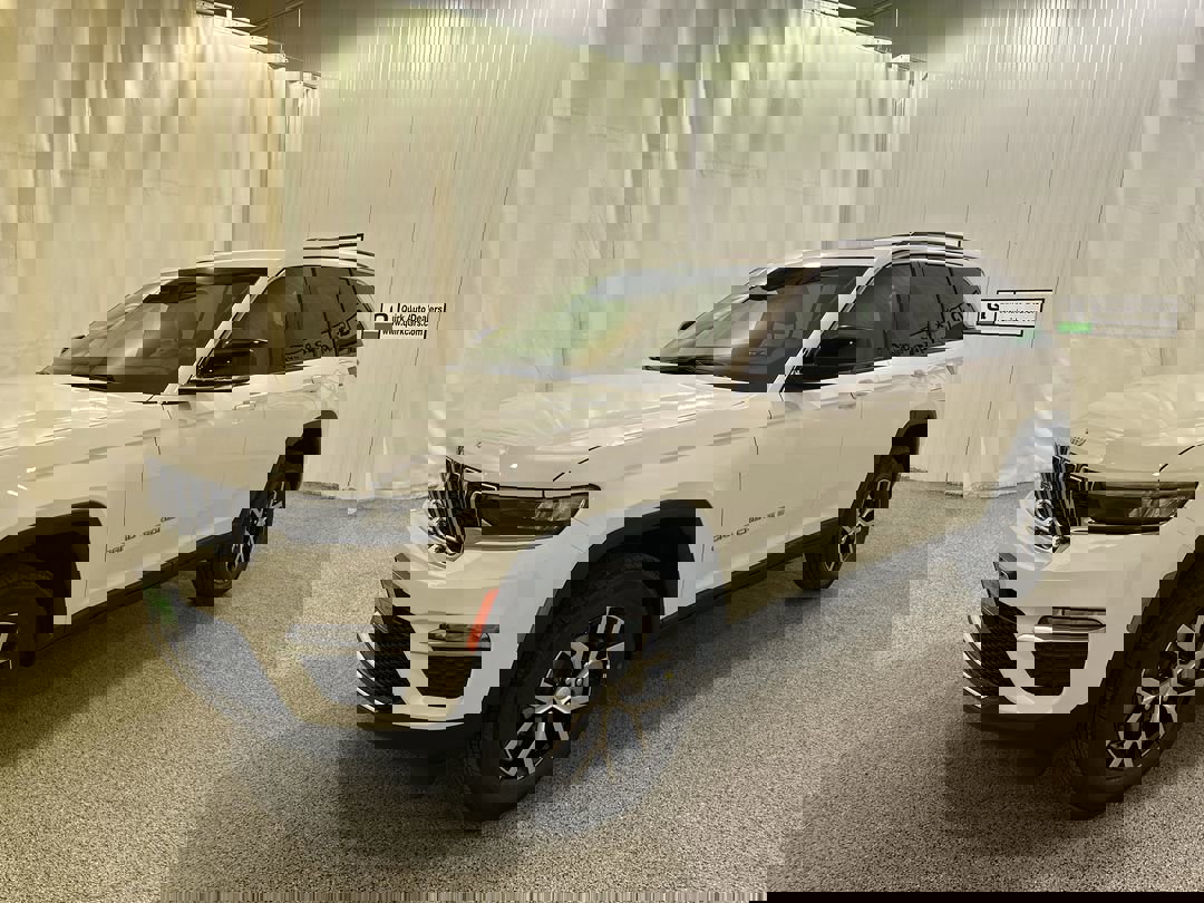 2025 Jeep Grand Cherokee Limited photo 4