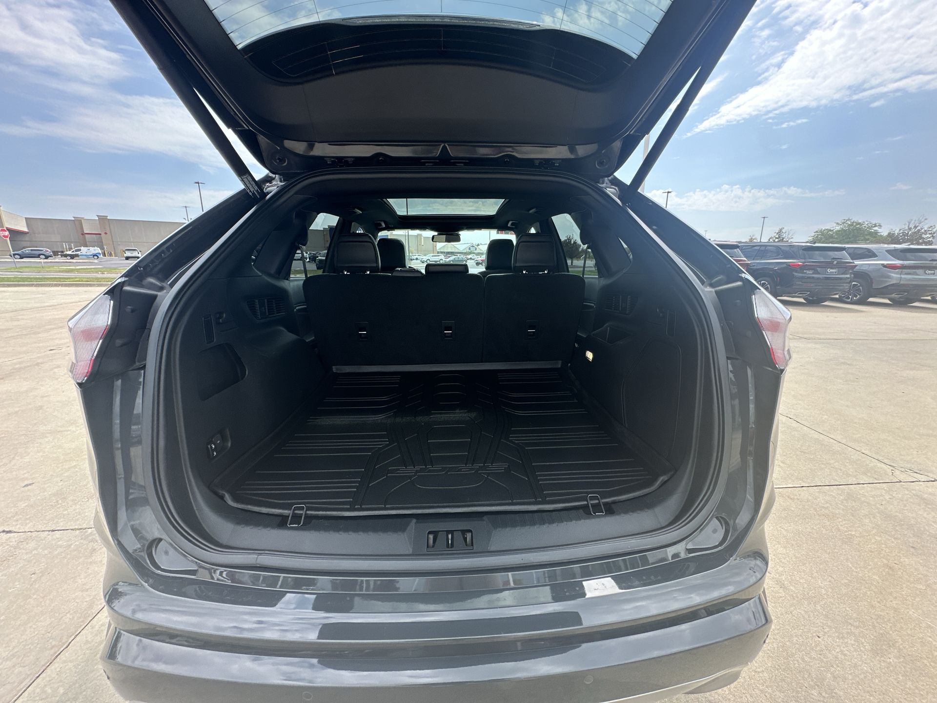 2021 Ford Edge Titanium photo 25