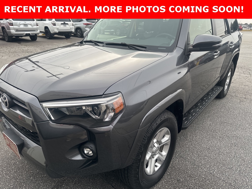 2022 Toyota 4Runner SR5 Premium photo 2