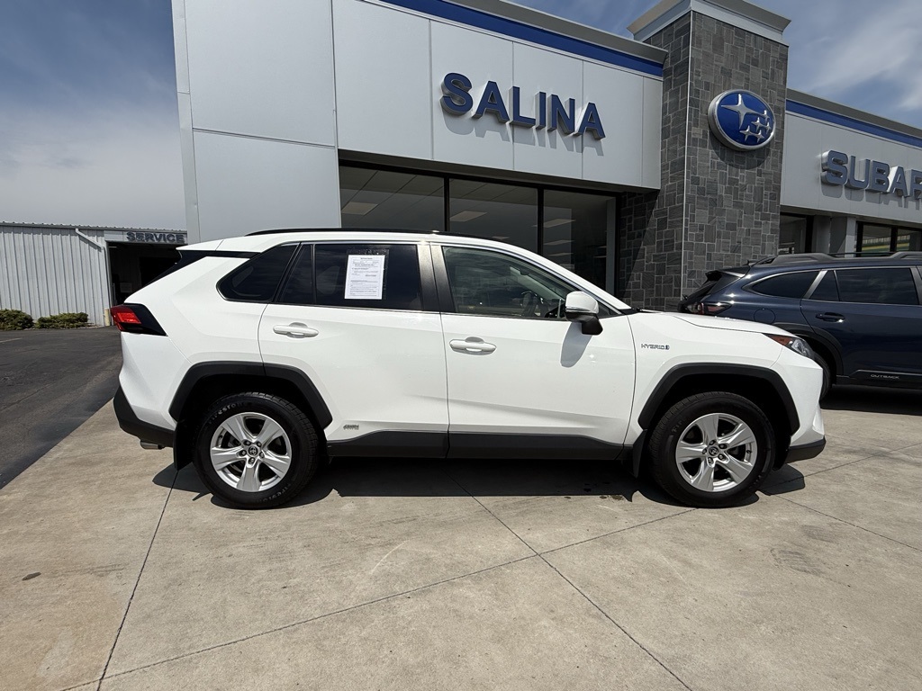 2020 Toyota RAV4 Hybrid XLE photo 32
