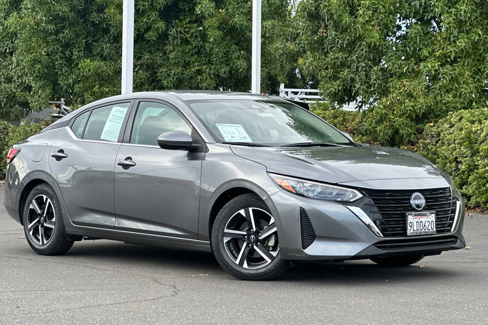 2024 Nissan Sentra SV photo 2