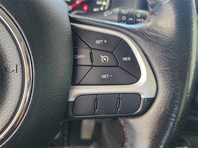 2017 Jeep Renegade Trailhawk photo 15