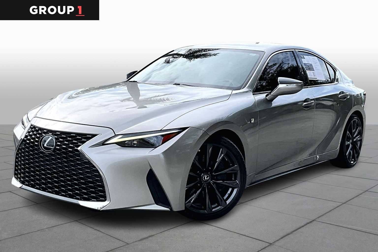 2021 Lexus IS 300's photo