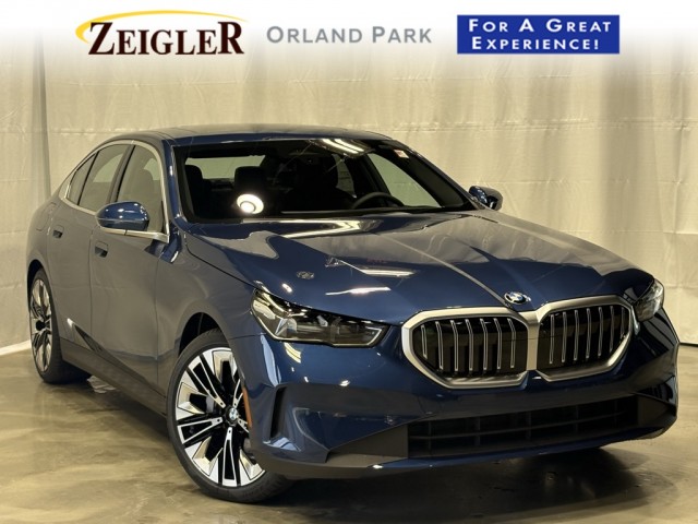 BMW5シリーズ　225/55R17×4 Pre-Owned 2025 BMW 530i 530i xDrive Sedan in Orland Park