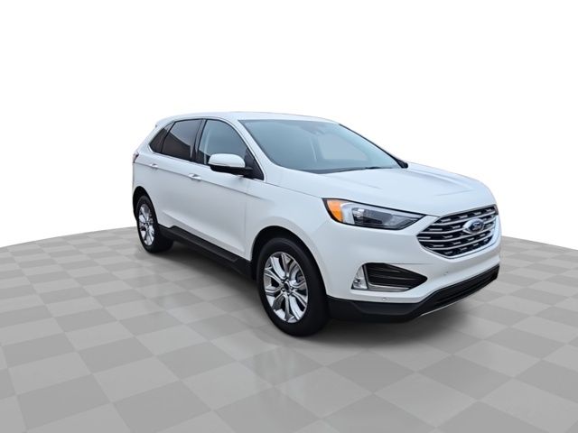 2022 Ford Edge Titanium photo 2