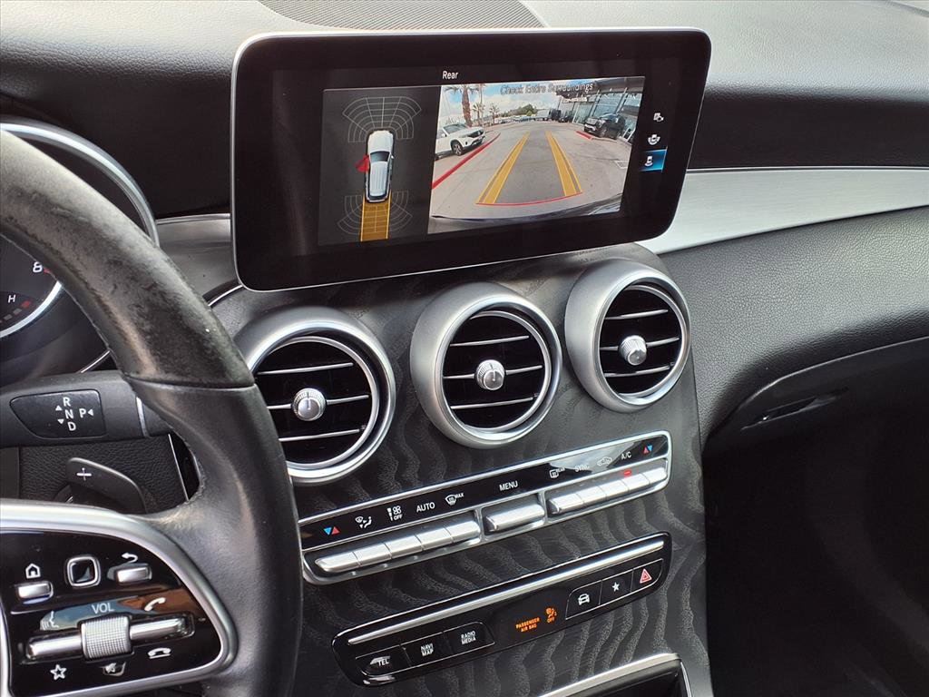 2021 Mercedes Benz GLC 300 photo 4