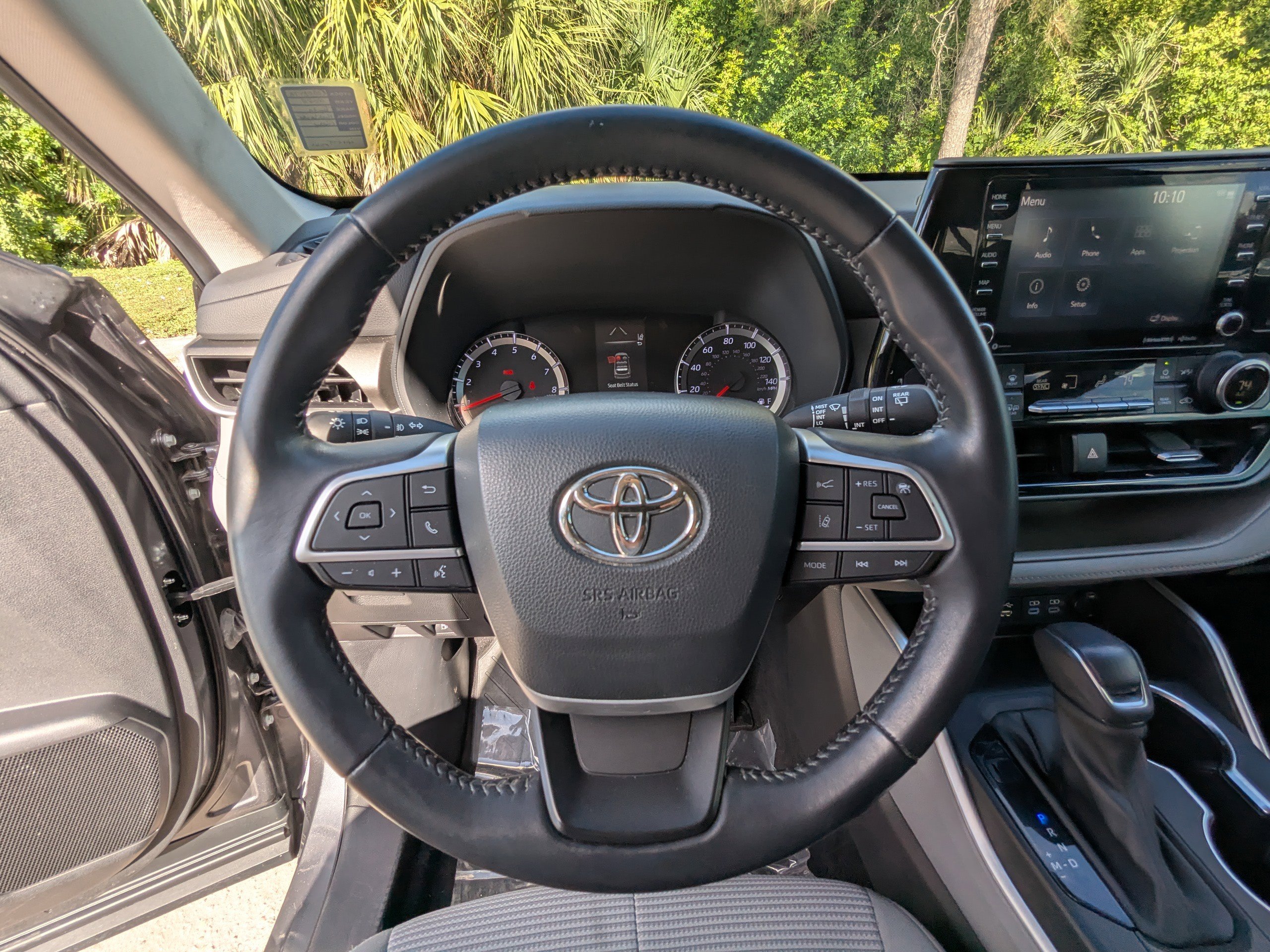 2022 Toyota Highlander LE photo 34