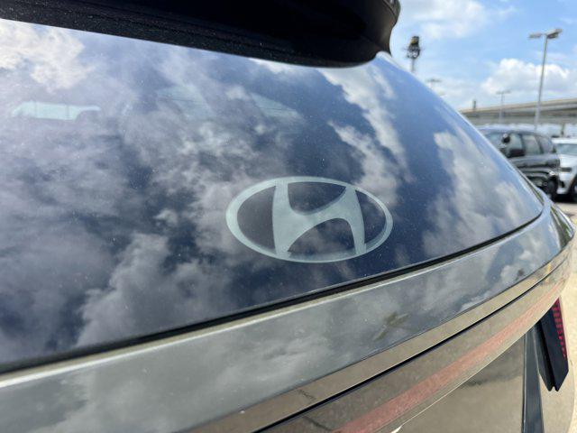 2025 Hyundai Tucson SEL photo 8