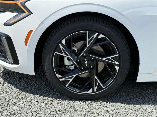 2025 Kia K5 GT-Line photo 17