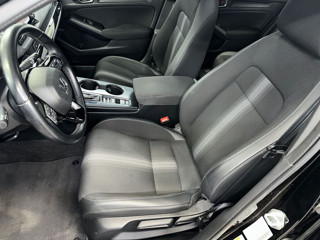 2022 Honda Civic Sport photo 2