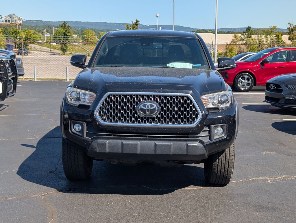 2019 Toyota Tacoma TRD Off-Road photo 2