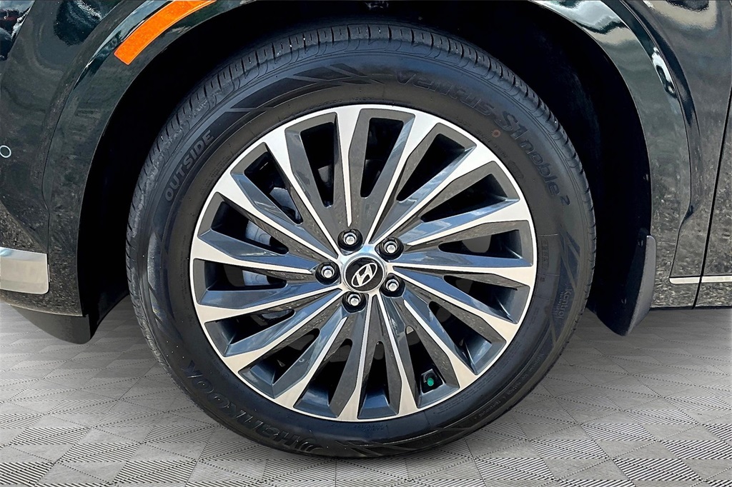 Image of Certified Pre-Owned 2024 Hyundai Palisade Calligraphy