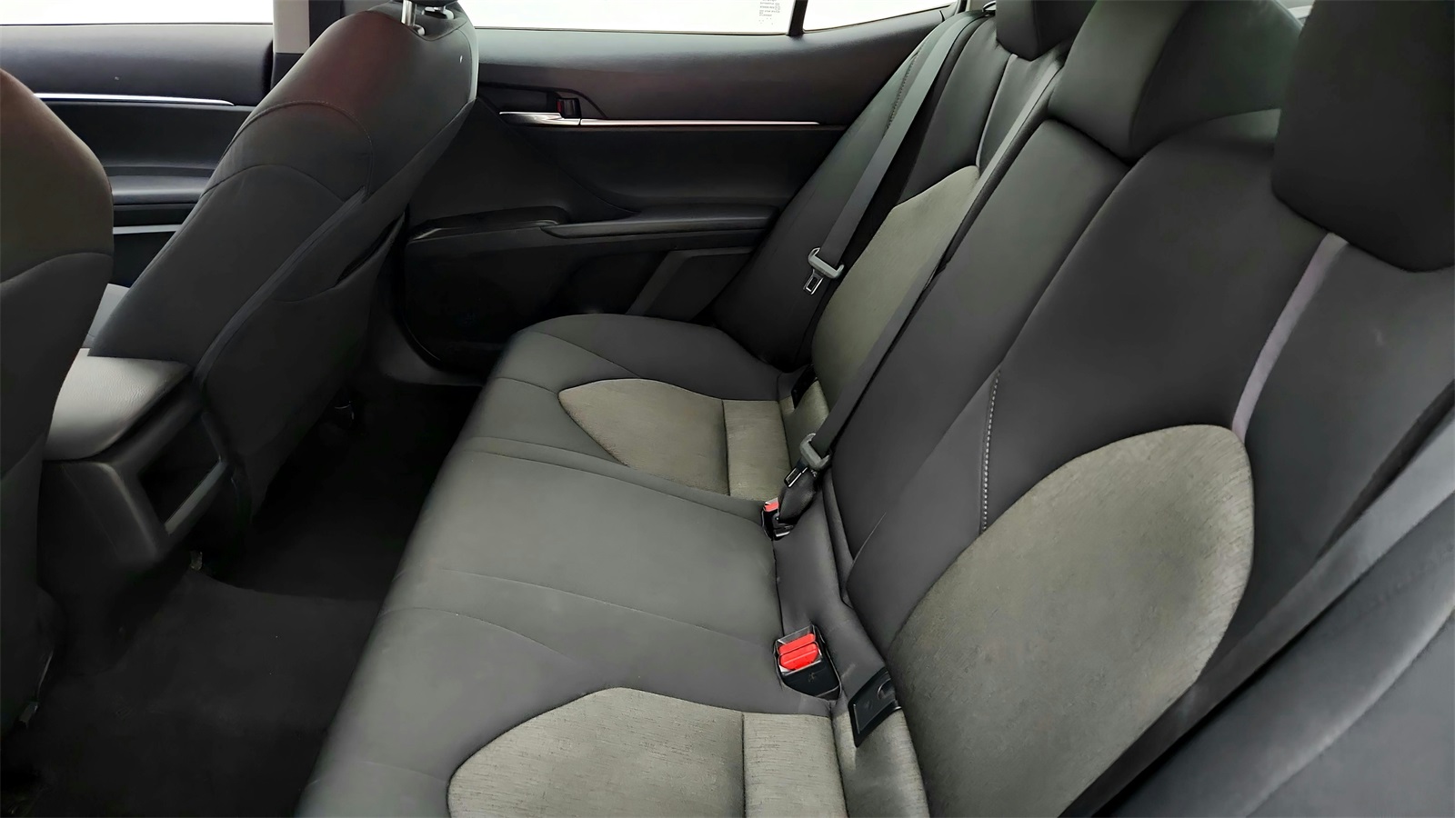 2024 Toyota Camry LE photo 31