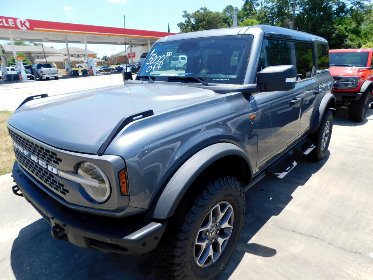 New 2024 Carbonized Gray Metallic Ford Badlands® image 3