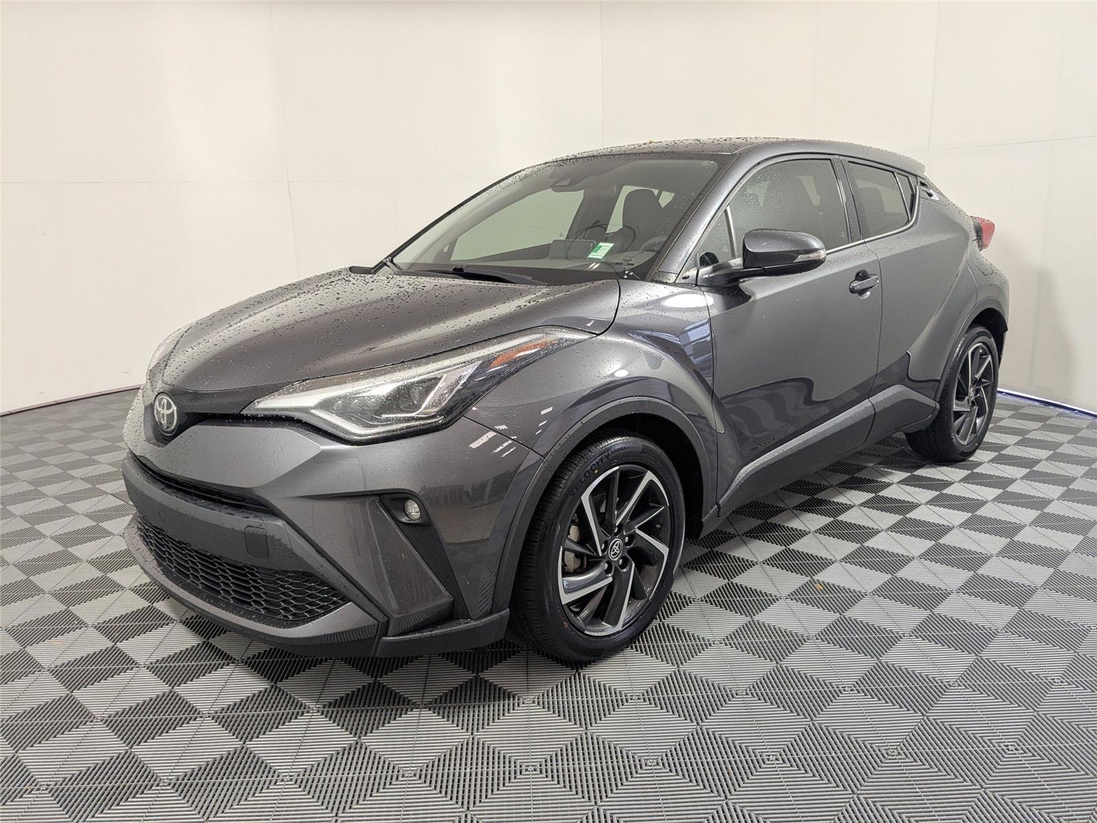 2022 Toyota C-HR Limited's photo