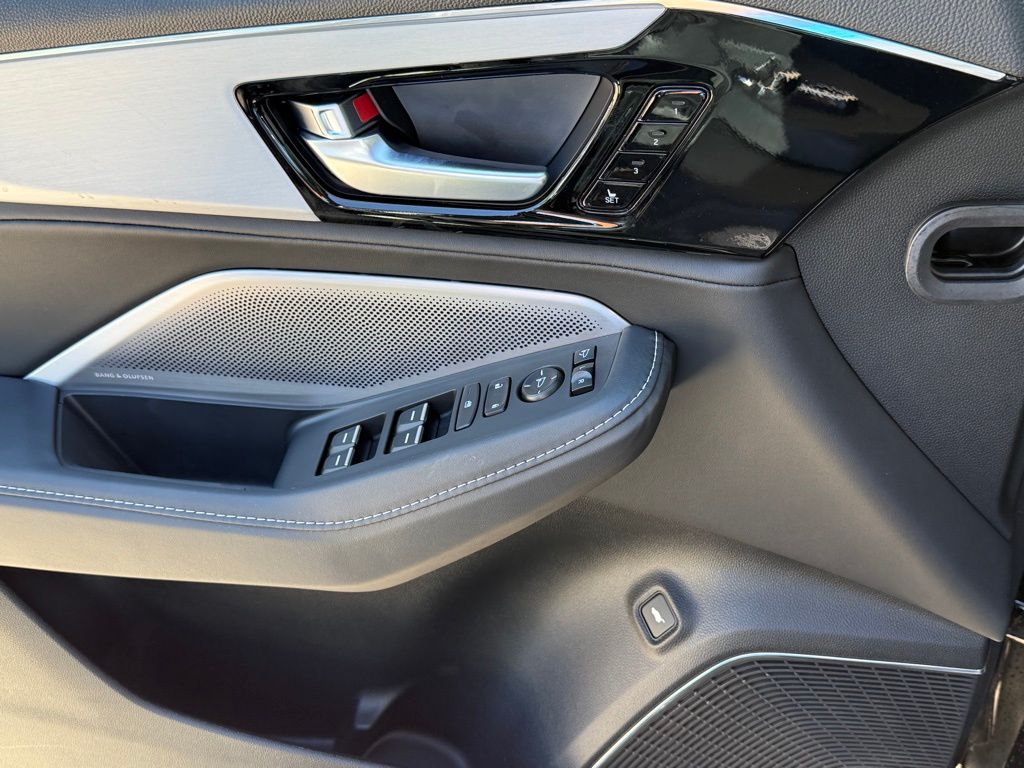 2025 Acura MDX SH-AWD Technology photo 24