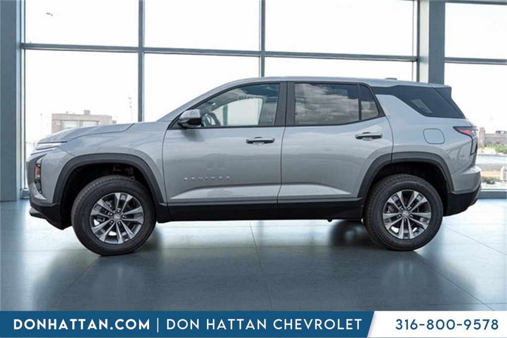 2026 Chevrolet Equinox LT photo 2