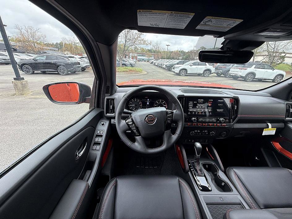 2025 Nissan Frontier PRO-4X photo 12