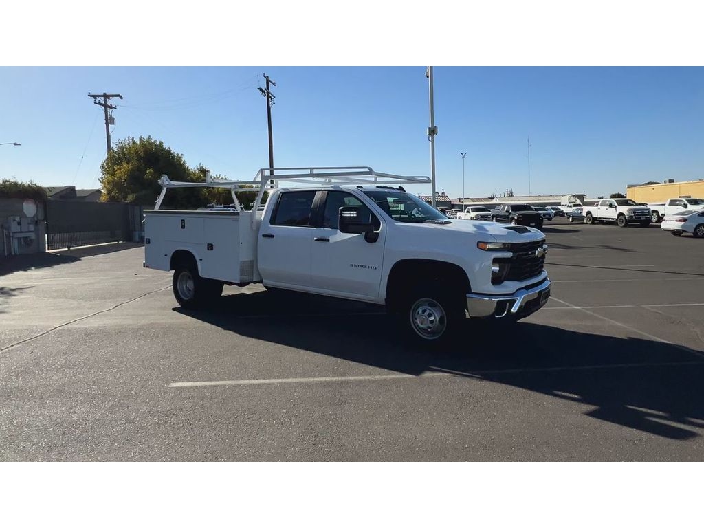 2024 Chevrolet Silverado 3500HD Work Truck photo 2