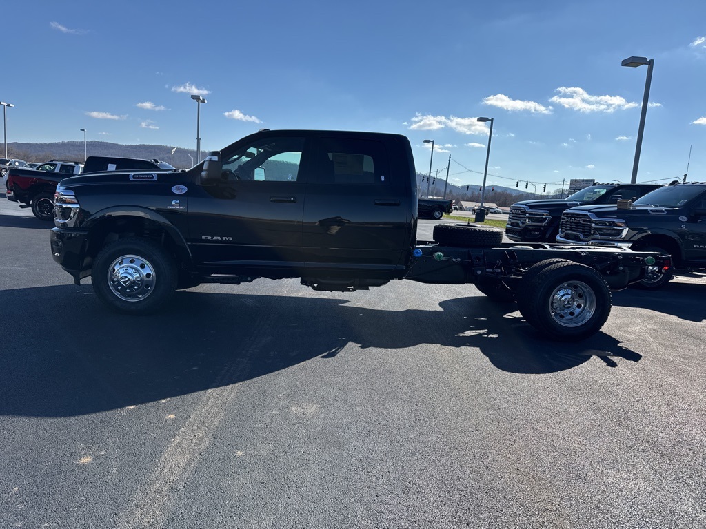 2026 Ram 3500 Big Horn photo 3