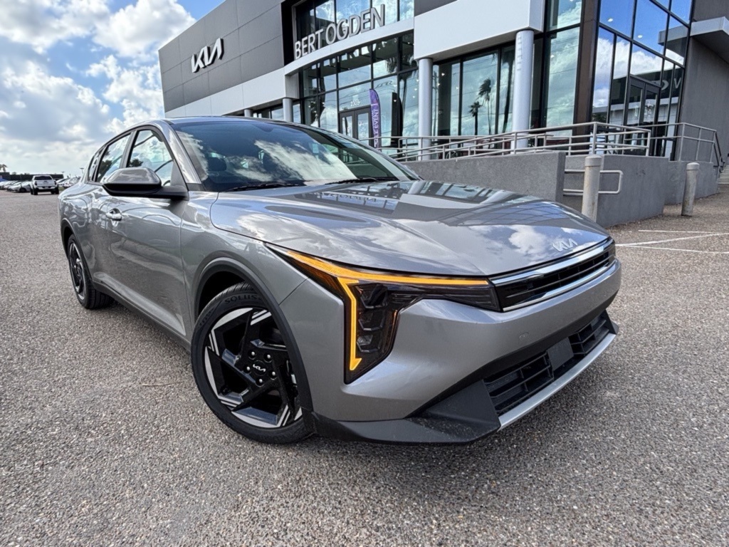 2025 Kia K4 EX's photo