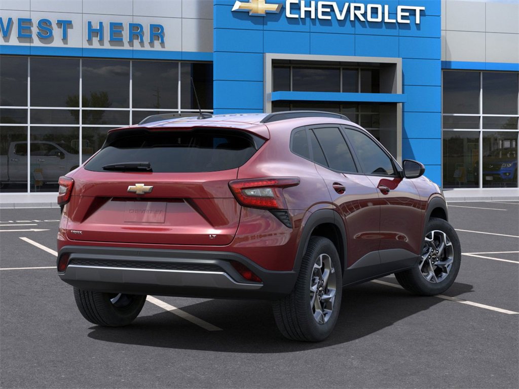 2025 Chevrolet Trax LT photo 4