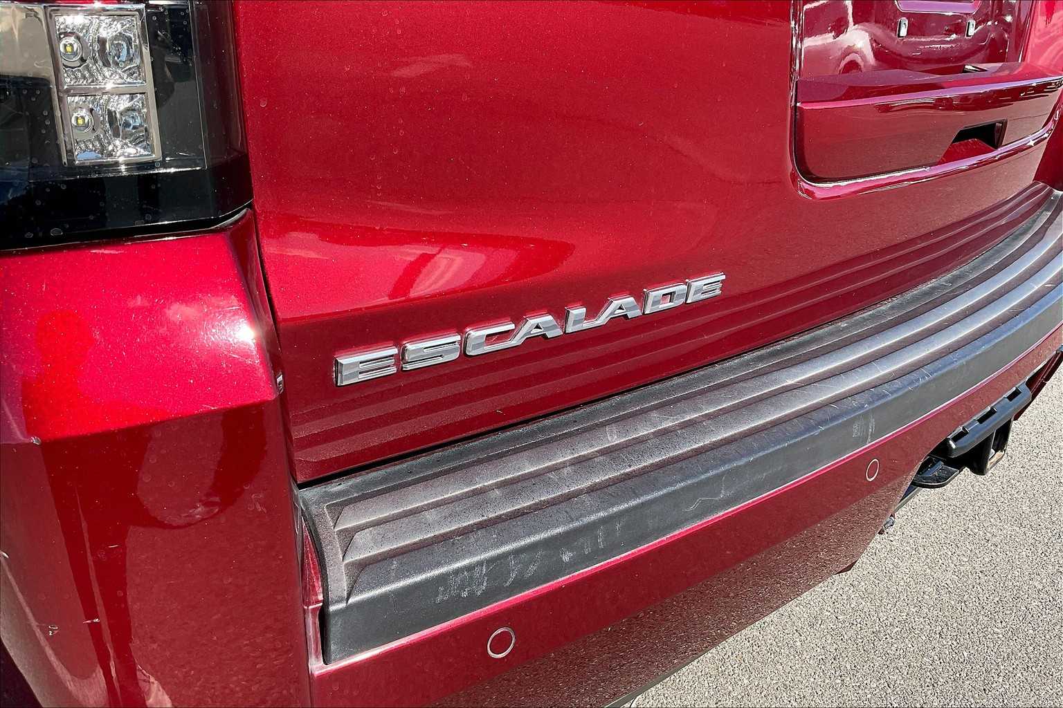 2017 Cadillac Escalade Luxury photo 29