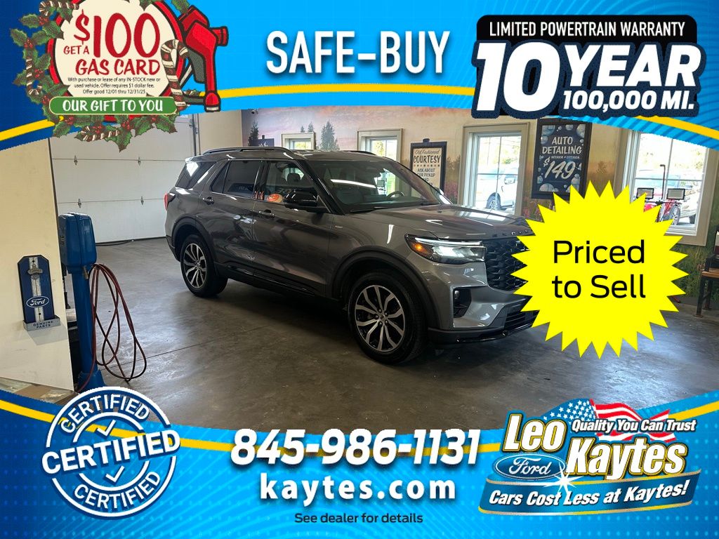 2025 Ford Explorer ST-LINE's photo