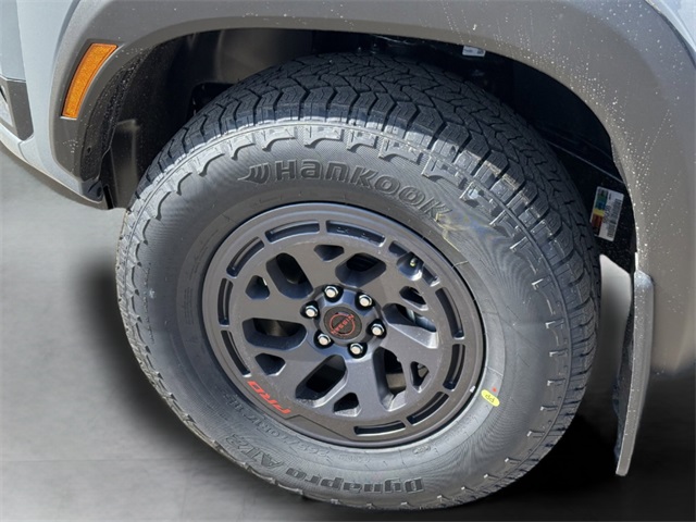 2025 Nissan Frontier PRO-4X photo 9