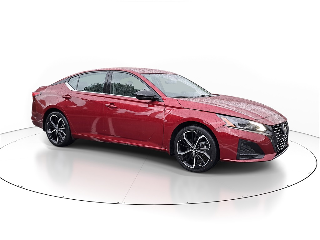 2023 Nissan Altima 2.5 SR photo 2