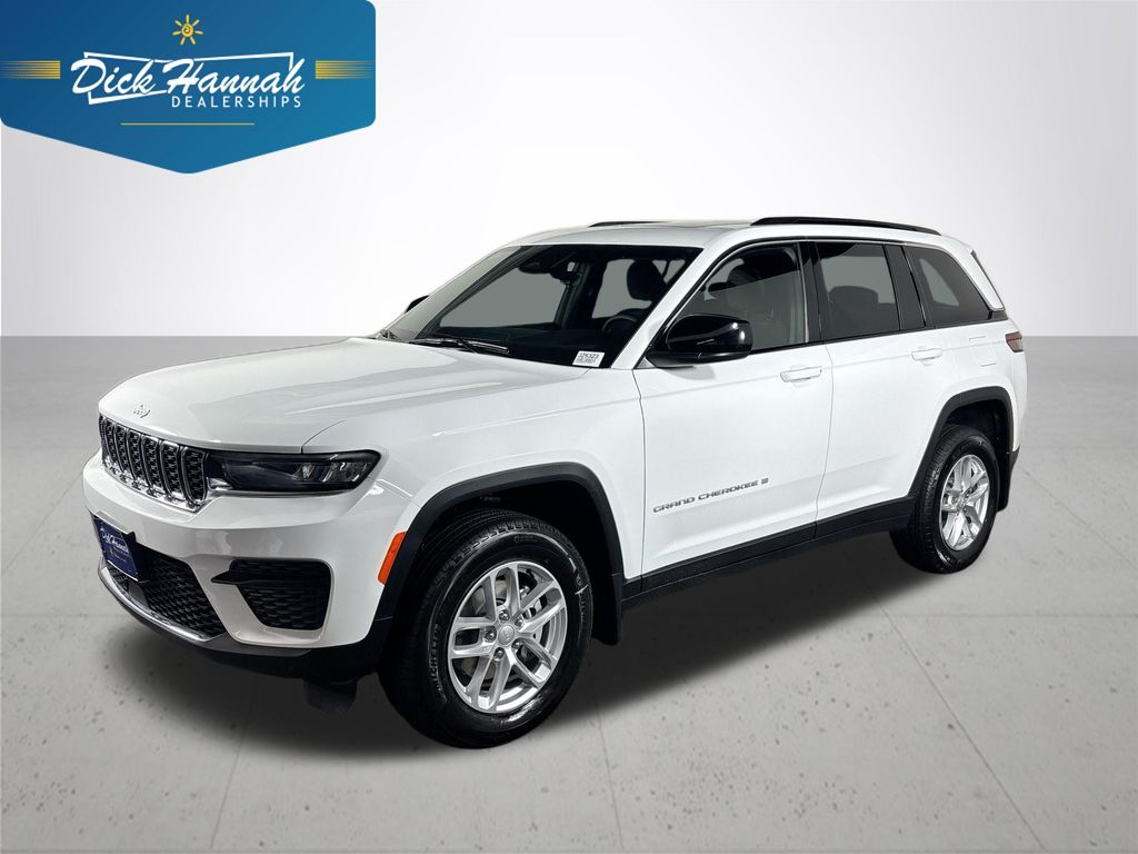 2025 Jeep Grand Cherokee Laredo's photo